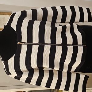 ELLE‎ Black & White Striped Zip-front Cardigan Size Medium